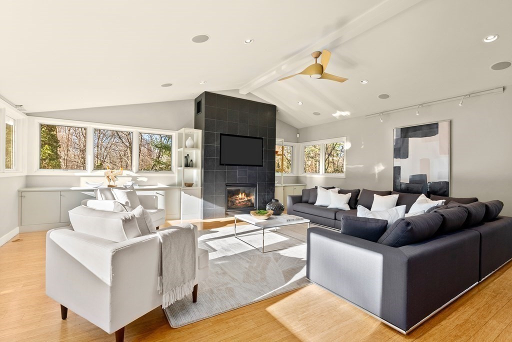Weston-Contemporary-FamilyRoom-StagetoSell-HomeStaging-After